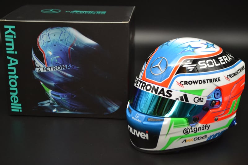 BELL Mini Helmet Helmet 1:2 - Kimi Antonelli - Mercedes AMG Petronas F1 Team 2025