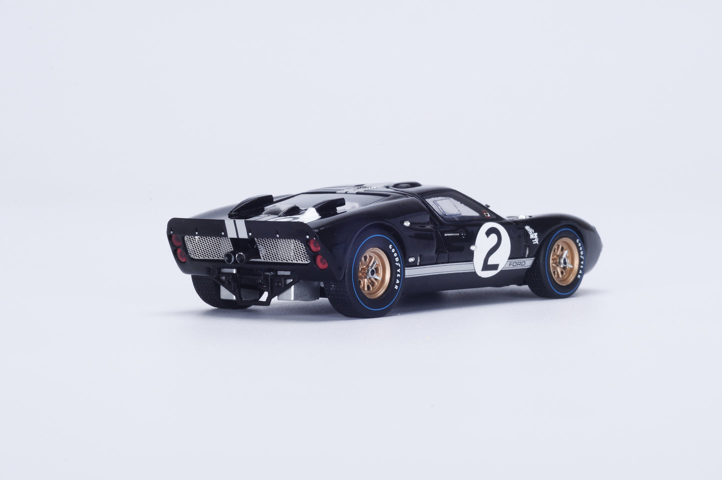 Spark 43LM66 1:43 - Ford Mk II No.2 Winner 24H Le Mans 1966 B. McLaren - C. Amon