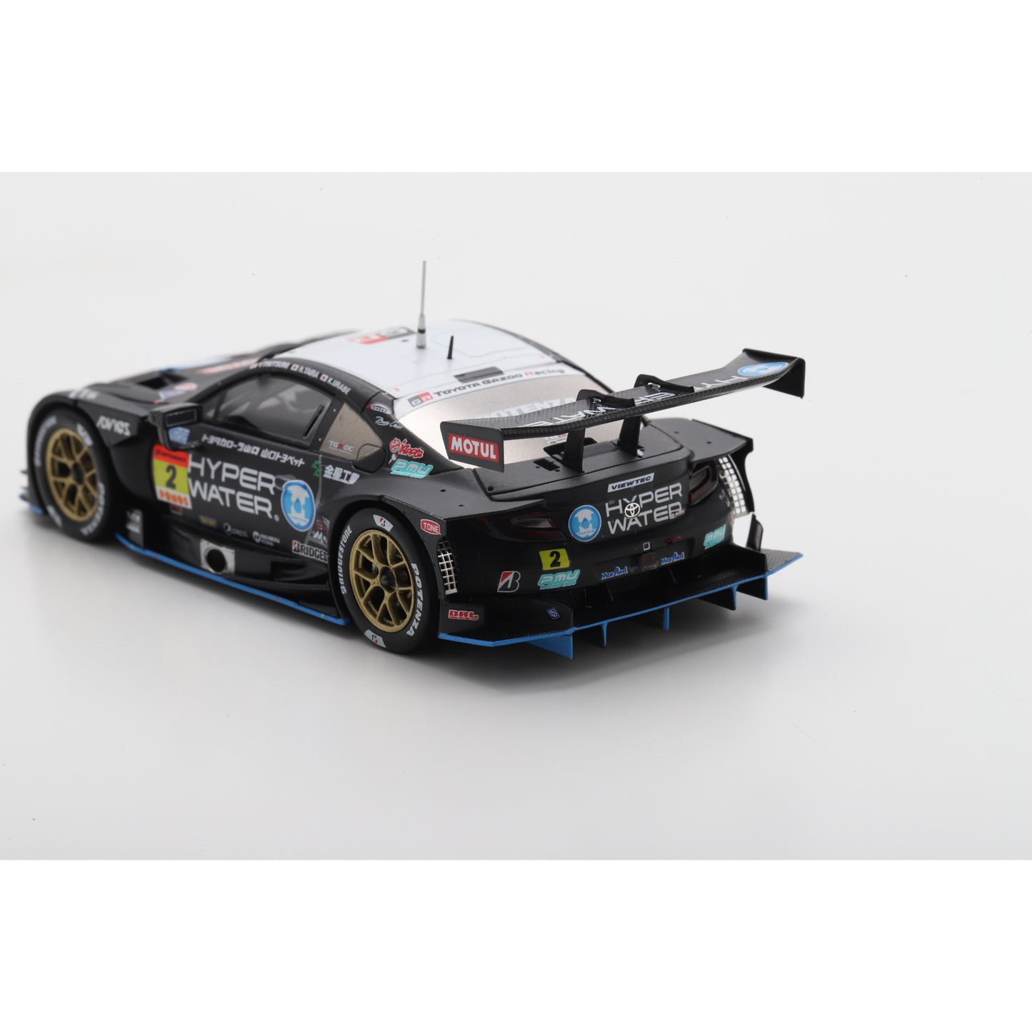 Spark 43SGT2025C3 1:43 - MERCEDES-AMG K2 R&D LEON RACING No.65 GT300 Class Champion SUPER GT 2025 N. Gamou - T. Suganami with Champion board