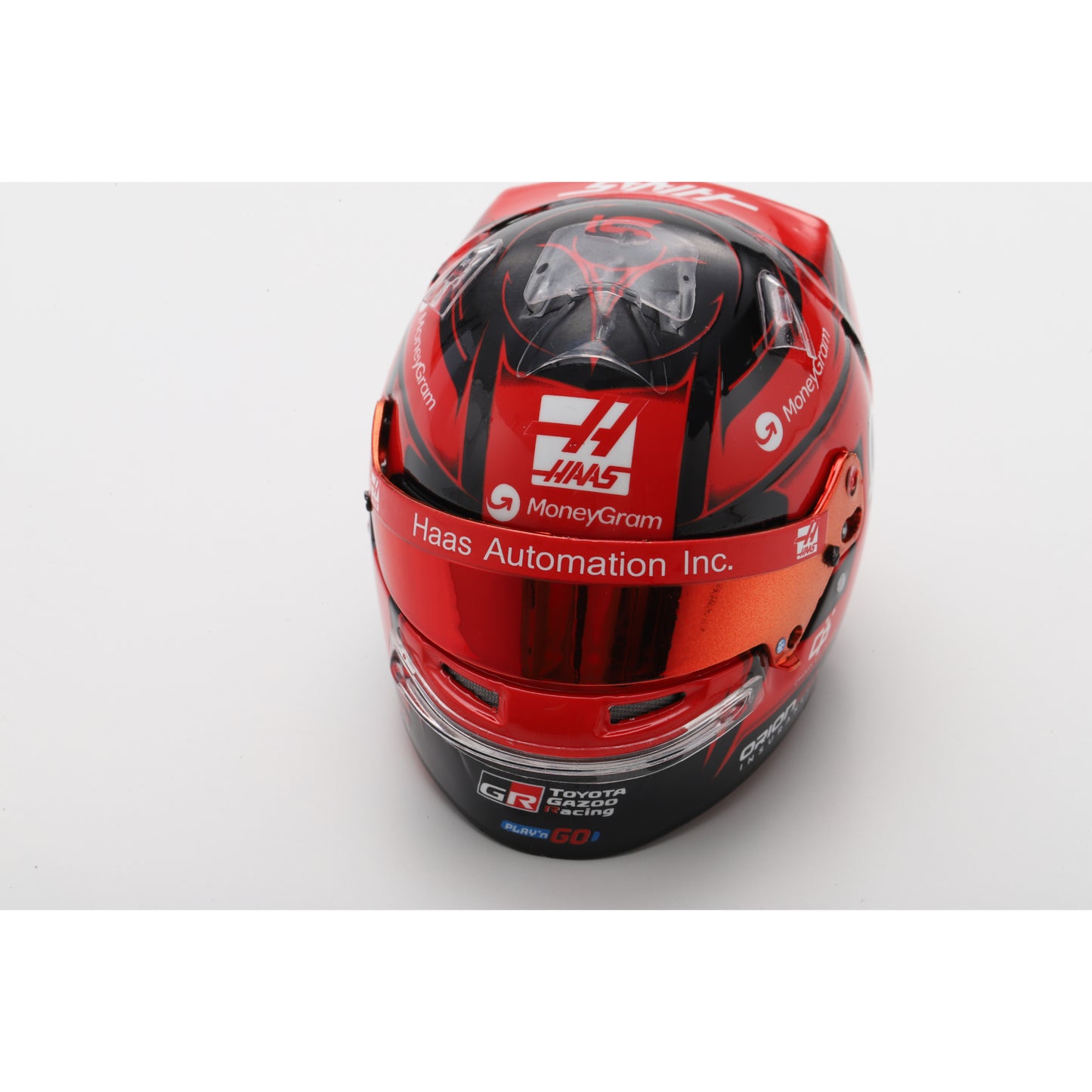 Spark 5HF184 Casque 1:5 - Esteban Ocon - MoneyGram Haas F1 Team 2025