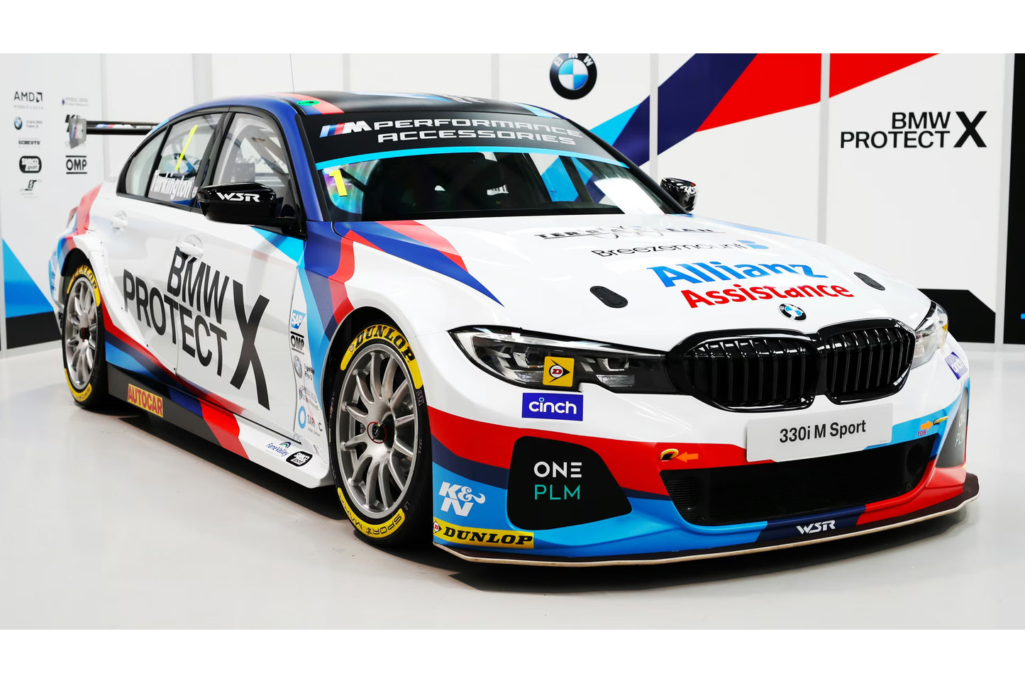 PRECOMMANDE - Spark UK044 1:43 - Team BMW No.1 BMW 330i BTCC - Champion 2019 Colin Turkington Limited (500ex.)