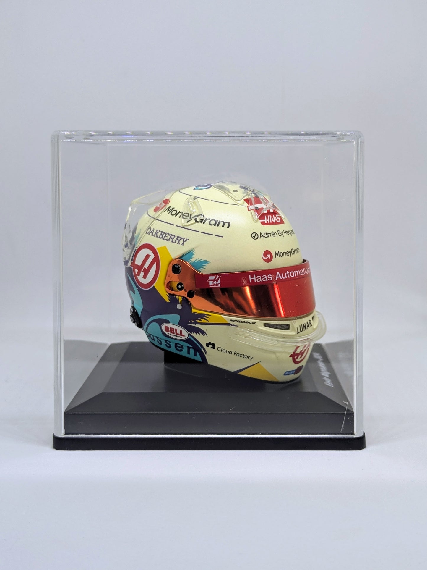 Spark 5HF150 Helmet 1:5 - Kevin Magnussen - Haas 2024