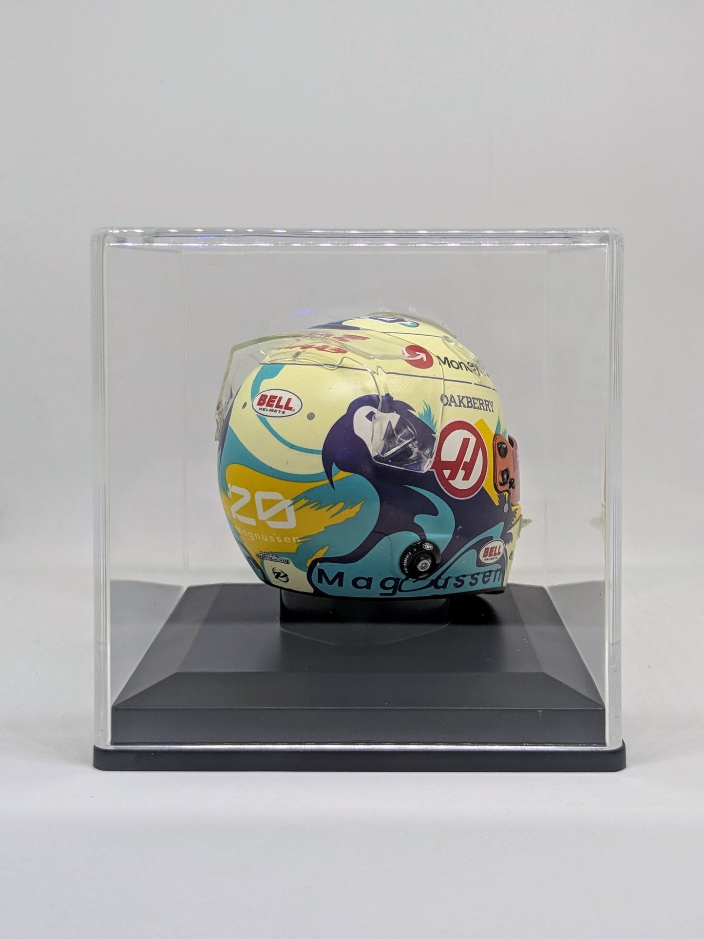 Spark 5HF150 Helmet 1:5 - Kevin Magnussen - Haas 2024