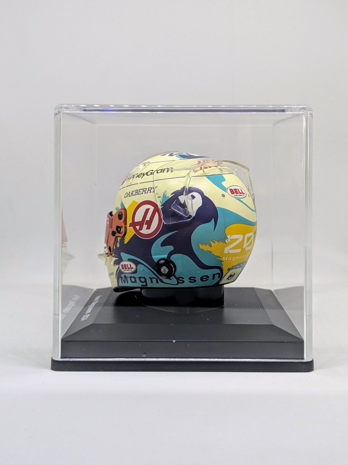Spark 5HF150 Helmet 1:5 - Kevin Magnussen - Haas 2024
