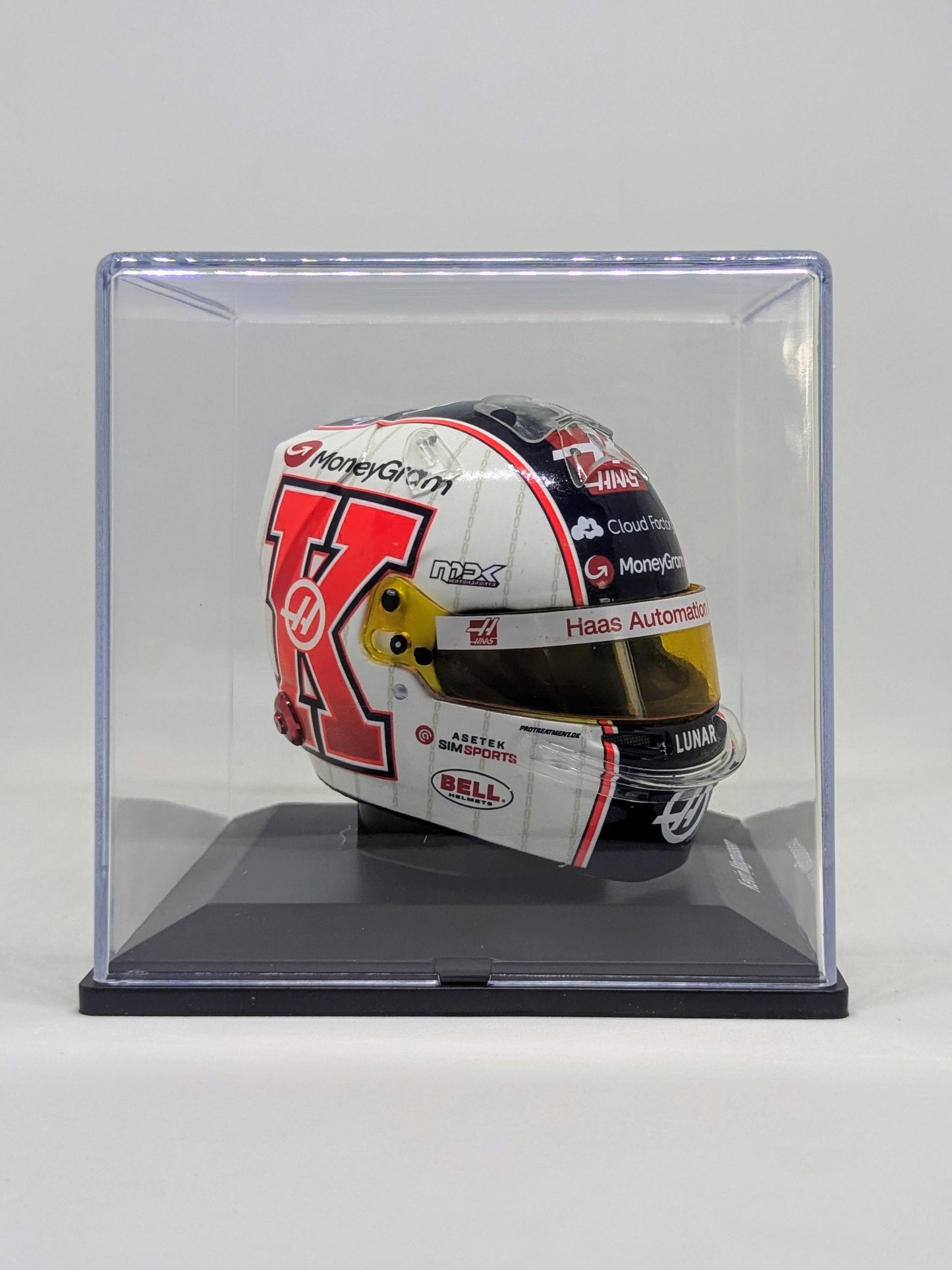 Spark 5HF099 Casque 1:5 - Kevin Magnussen - Haas MoneyGram F1 Team - Miami GP 2023