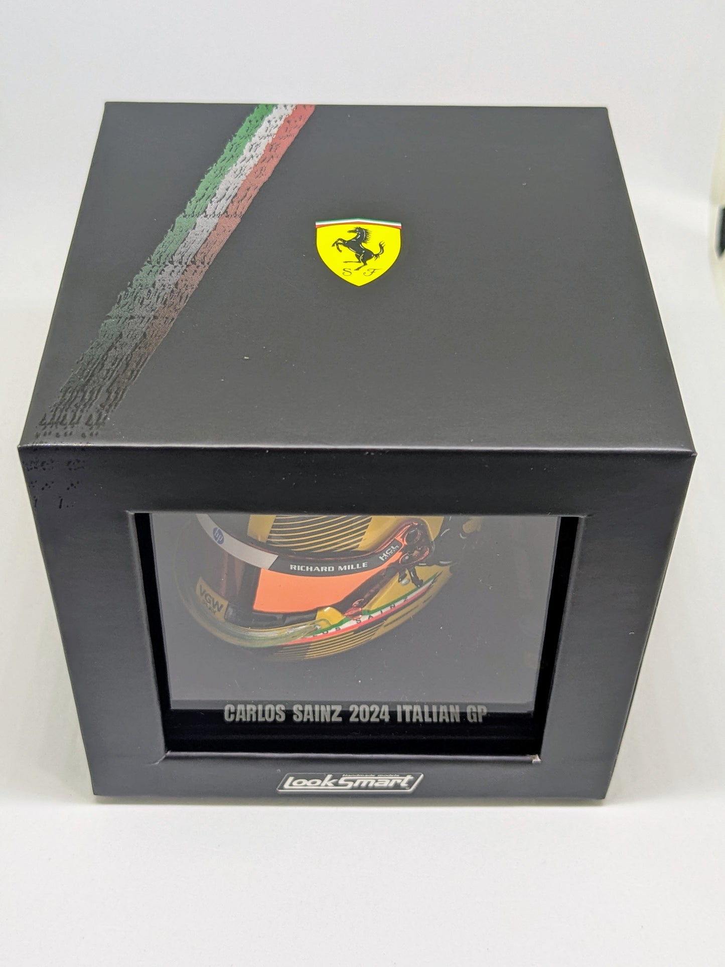Looksmart LSHEL005 Casque 1:5 - Carlos Sainz Jr - Scuderia Ferrari HP - Italian GP 2024