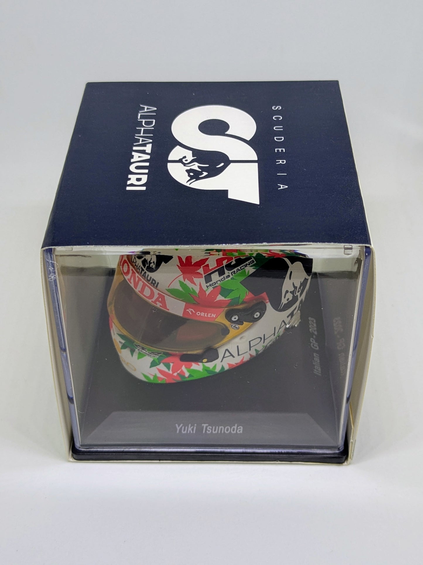Spark 5HF123 Casque 1:5 - Yuki Tsunoda - Scuderia AlphaTauri - Italian GP 2023