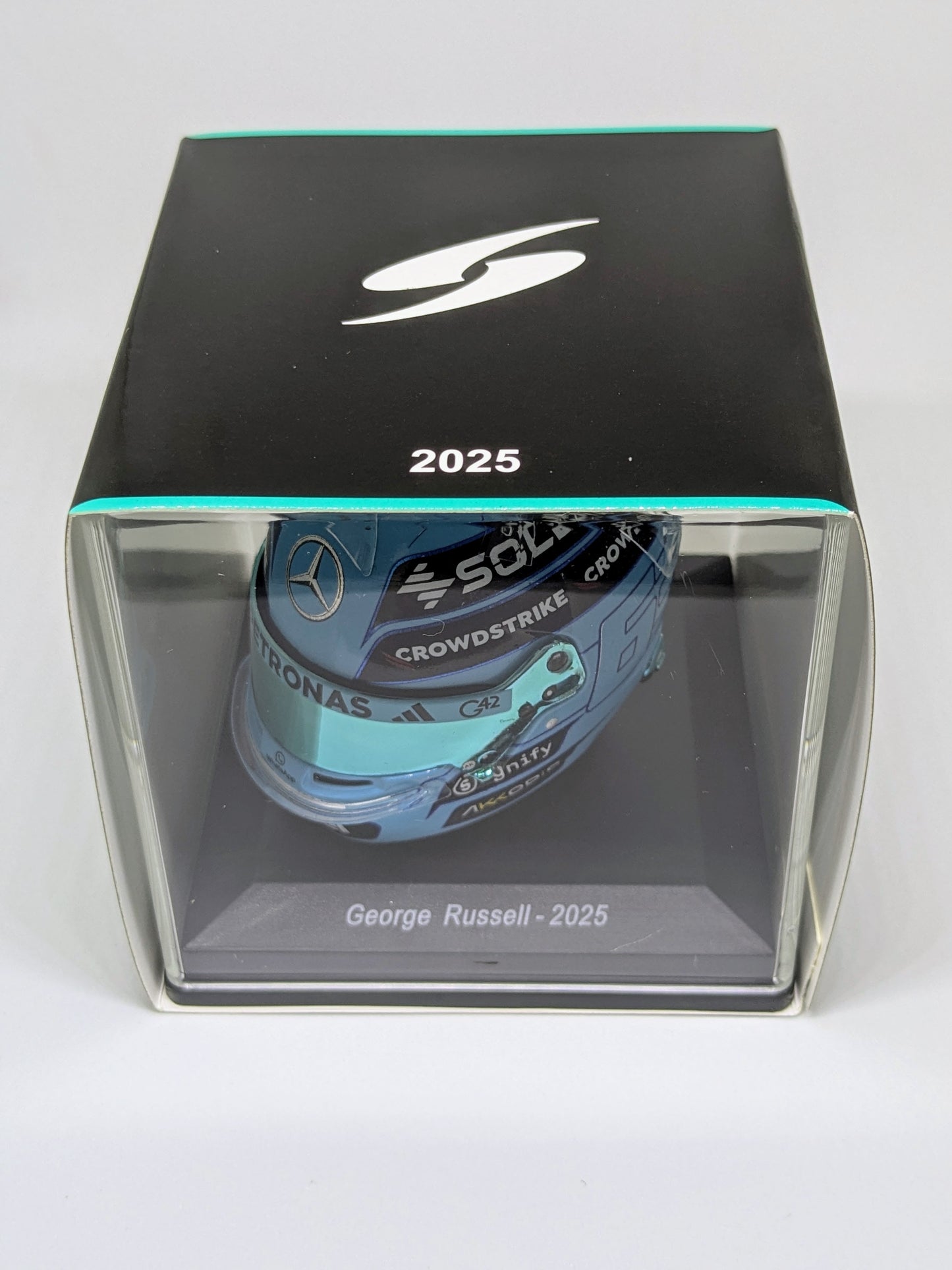 Spark 5HF185 Casque 1:5 - George Russell - Mercedes-AMG Petronas F1 Team 2025