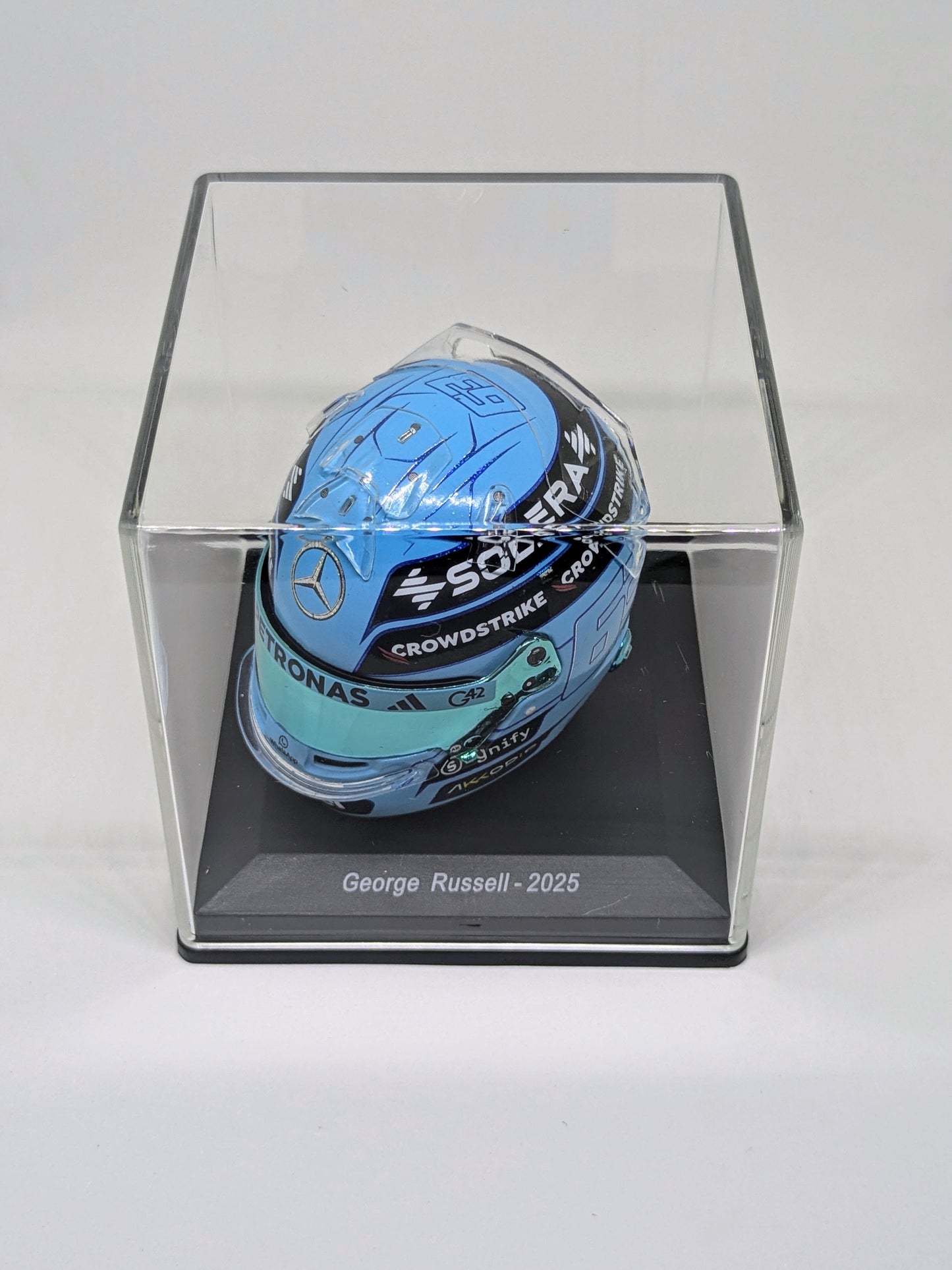 Spark 5HF185 Casque 1:5 - George Russell - Mercedes-AMG Petronas F1 Team 2025