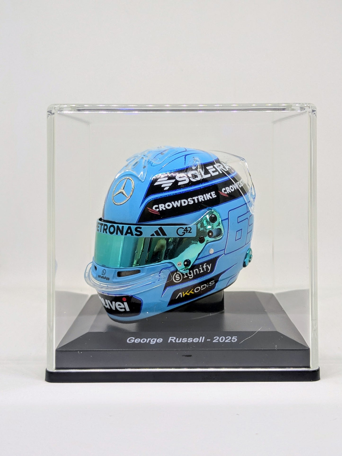 Spark 5HF185 Casque 1:5 - George Russell - Mercedes-AMG Petronas F1 Team 2025