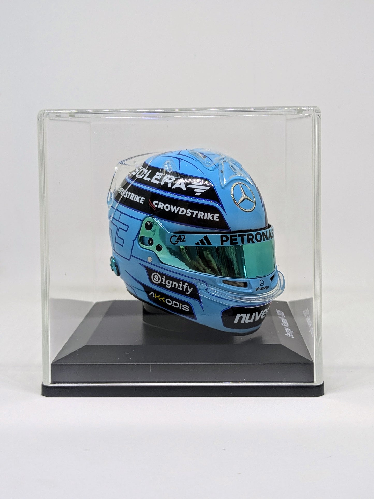 Spark 5HF185 Casque 1:5 - George Russell - Mercedes-AMG Petronas F1 Team 2025