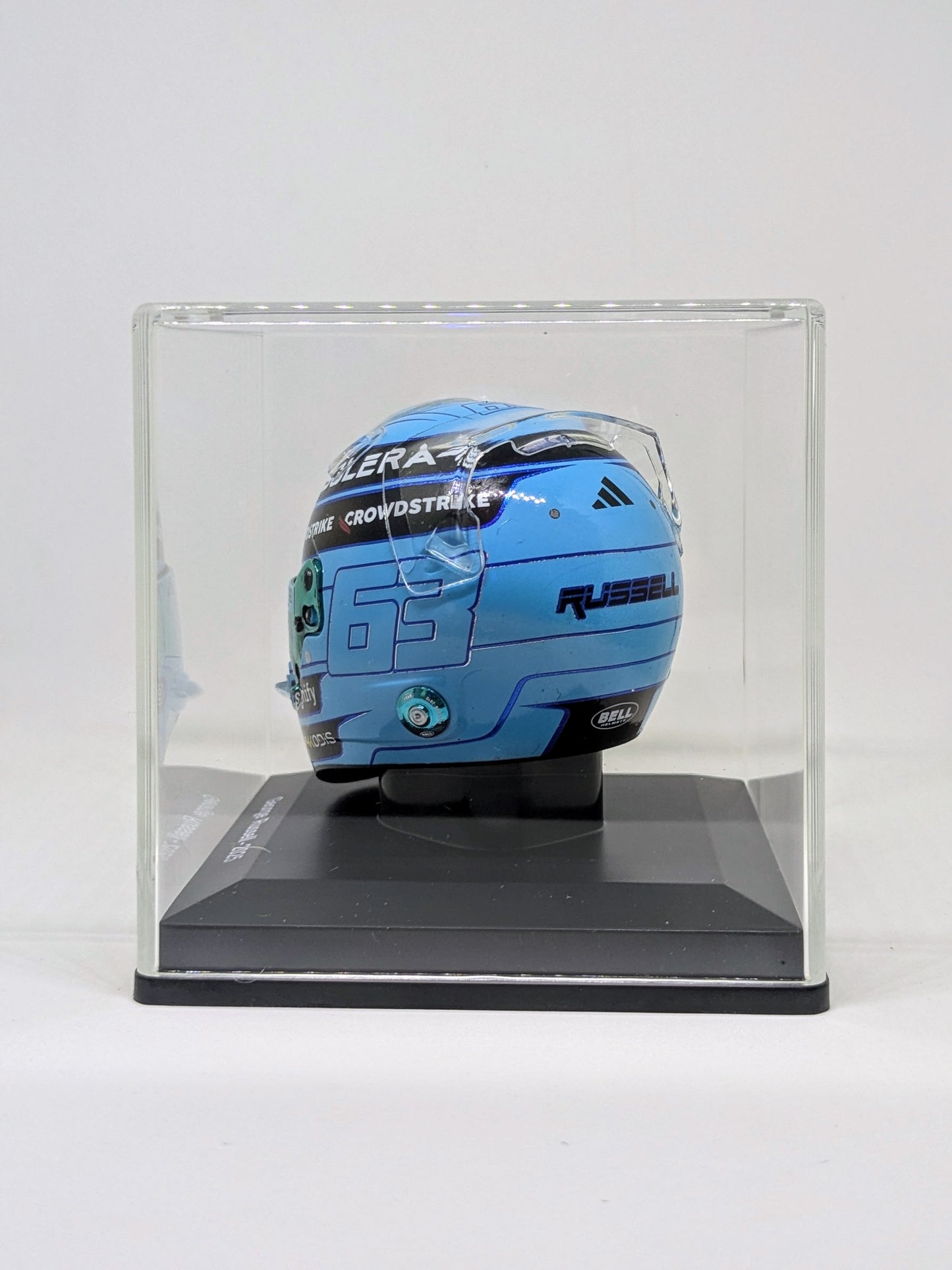 Spark 5HF185 Casque 1:5 - George Russell - Mercedes-AMG Petronas F1 Team 2025