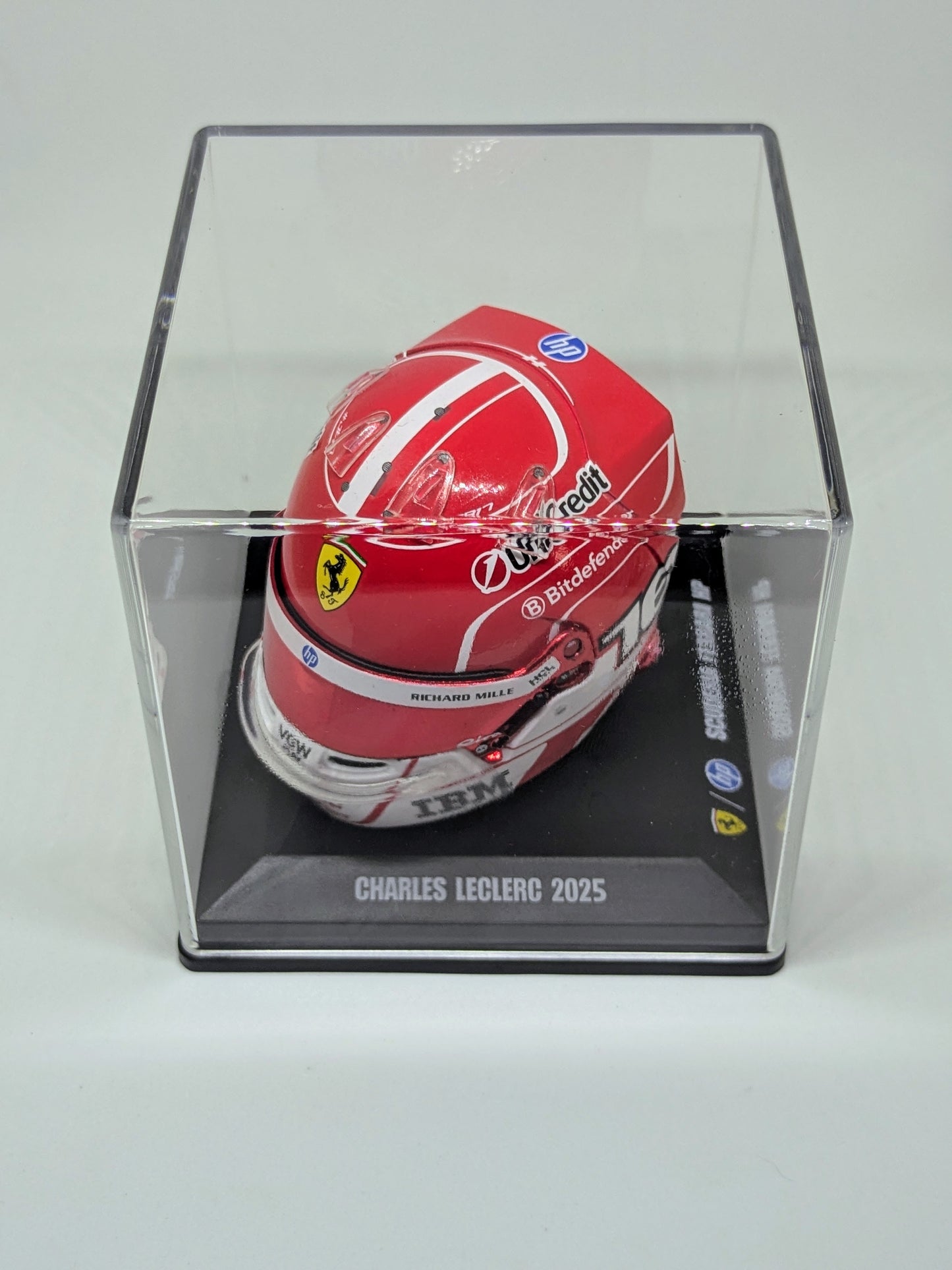 Looksmart LSHEL009 Casque 1:5 - Charles Leclerc – Scuderia Ferrari HP 2025 Season