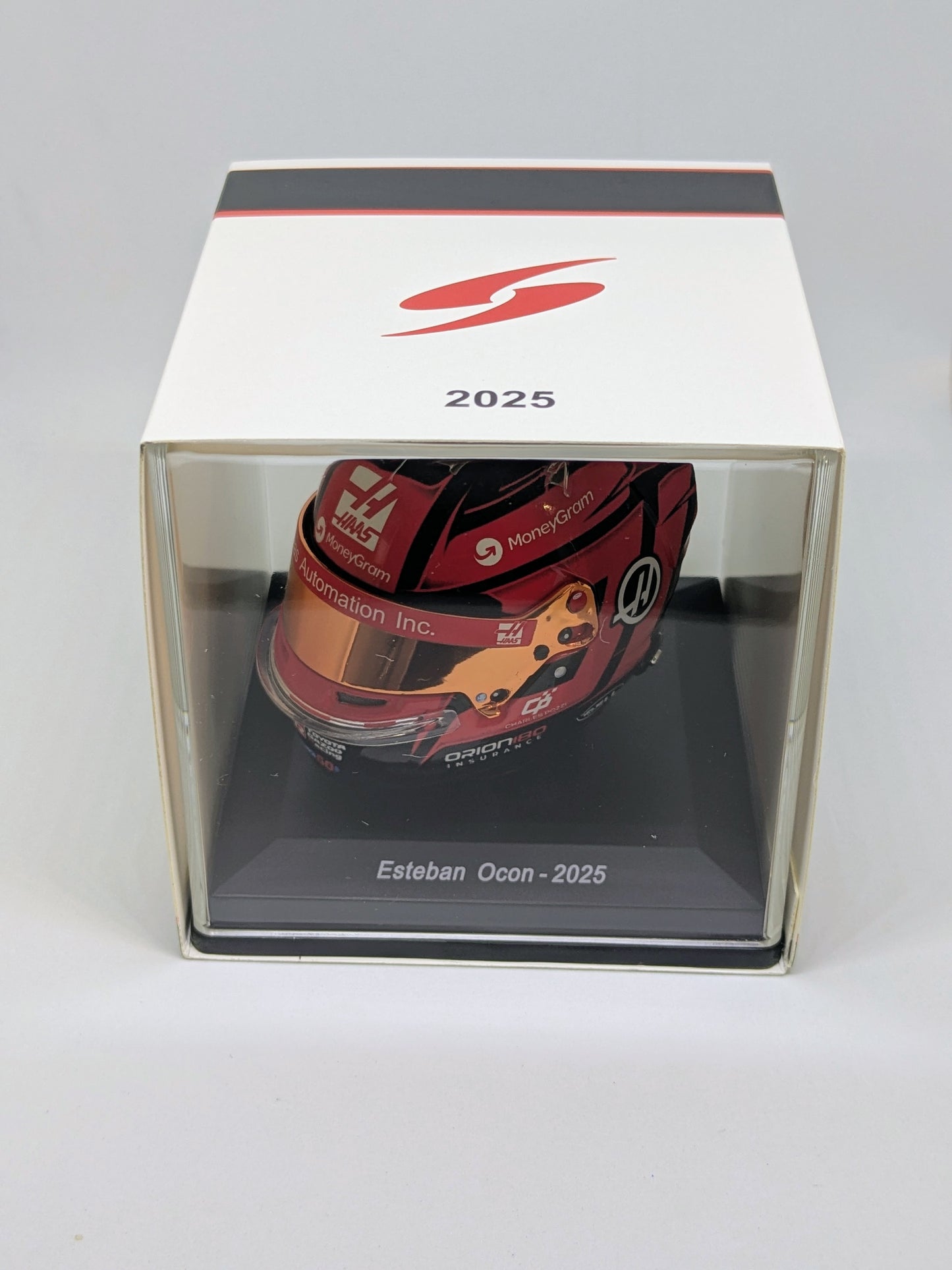 Spark 5HF184 Casque 1:5 - Esteban Ocon - MoneyGram Haas F1 Team 2025