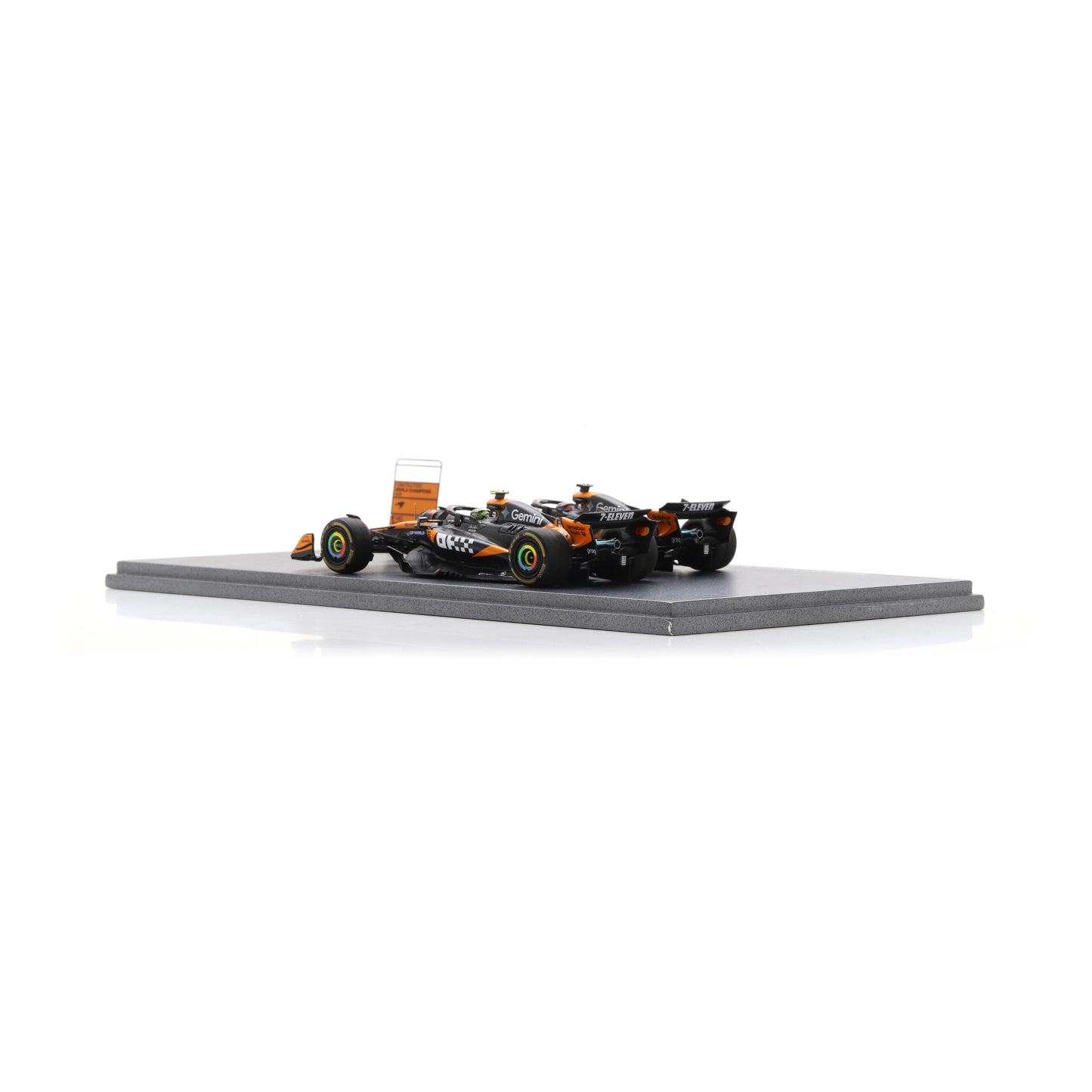 PRE-ORDER - Spark S9590 1:43 - McLaren MCL39 No.4 & No.81 Formula 1 Constructors' Champion 2025 Lando Norris & Oscar Piastri
