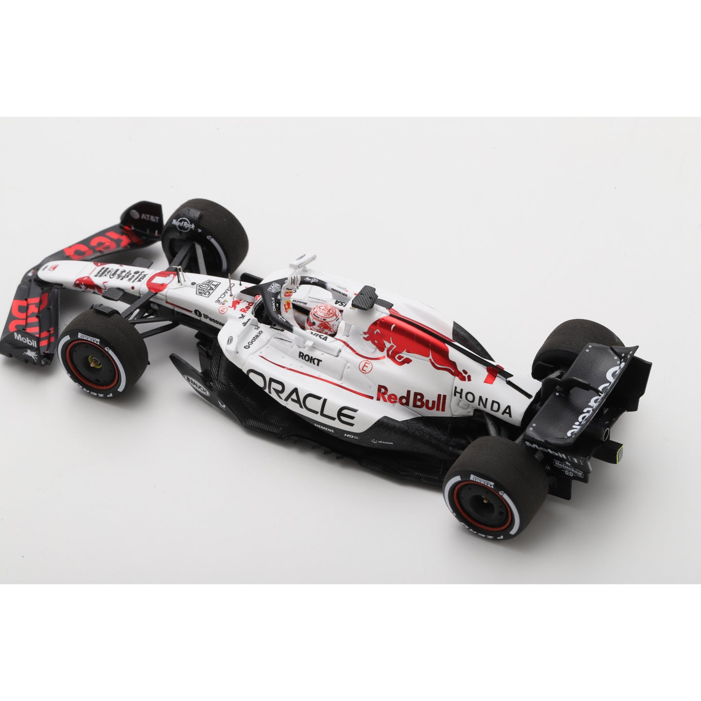 PRECOMMANDE - Spark S9594 1:43 - Red Bull Racing RB21 No.1 Oracle Red Bull Racing Winner Japanese GP 2025 Max Verstappen With Pit Board