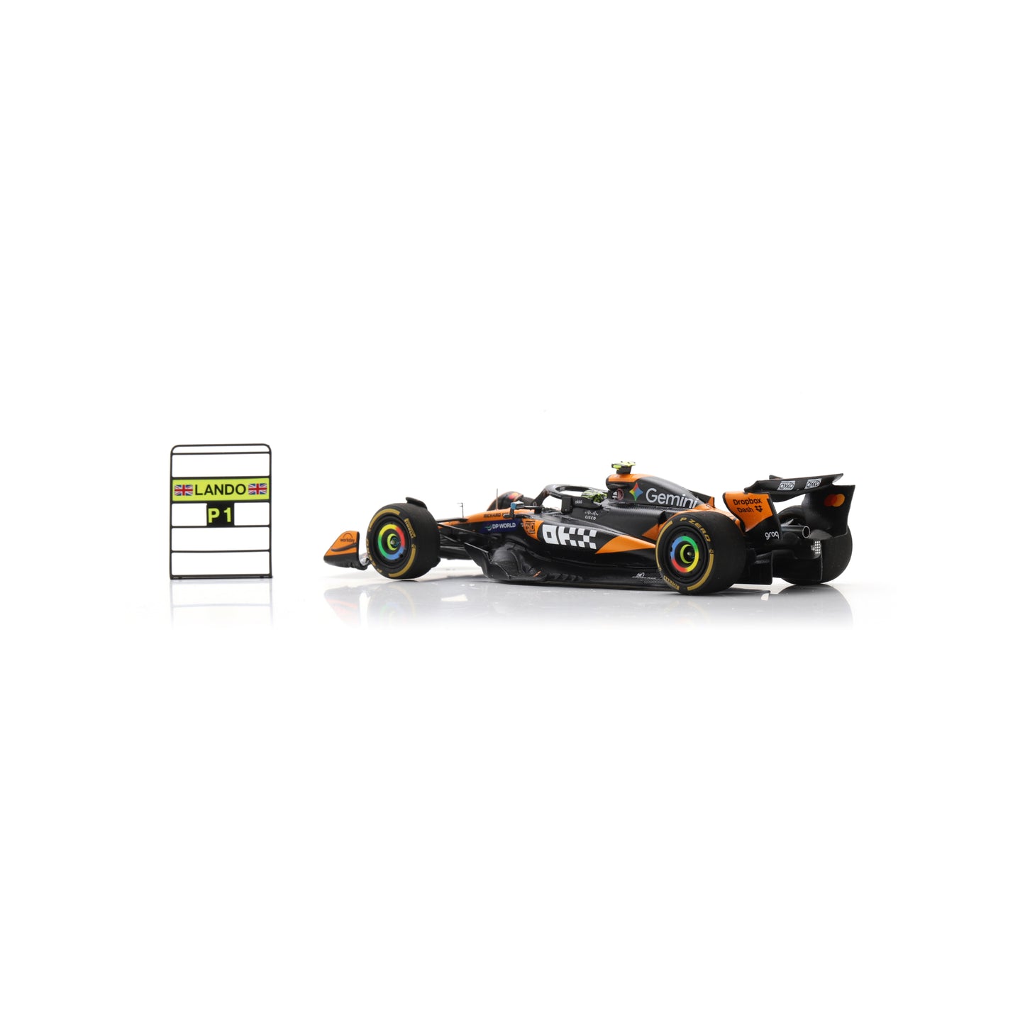 Spark S9675 1:43 - MCLAREN MCL39 N°4 McLaren Formula 1 Team Winner Brazilian GP 2025 Lando Norris with position board