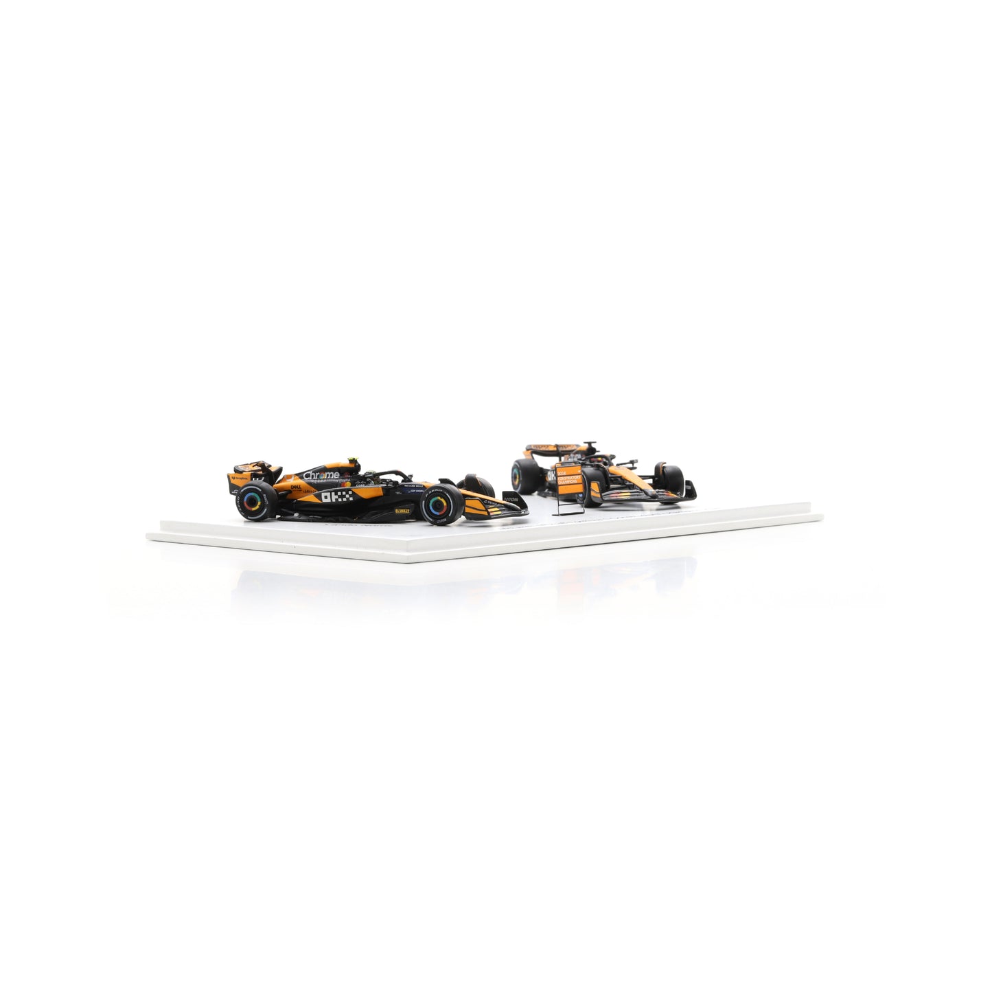 Spark Y418 1:64 - McLaren MCL38 No.4 & No.81 Formula 1 Constructors' Champion 2024 Lando Norris & Oscar Piastri (with pit board)