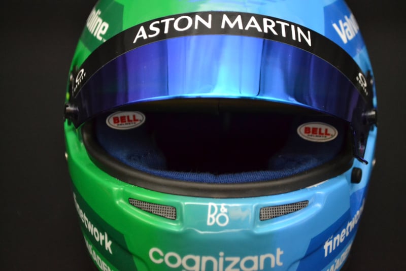 BELL Mini Helmet Helmet 1:2 - Fernando Alonso - Aston Martin Aramco F1 Team - Las Vegas GP 2025