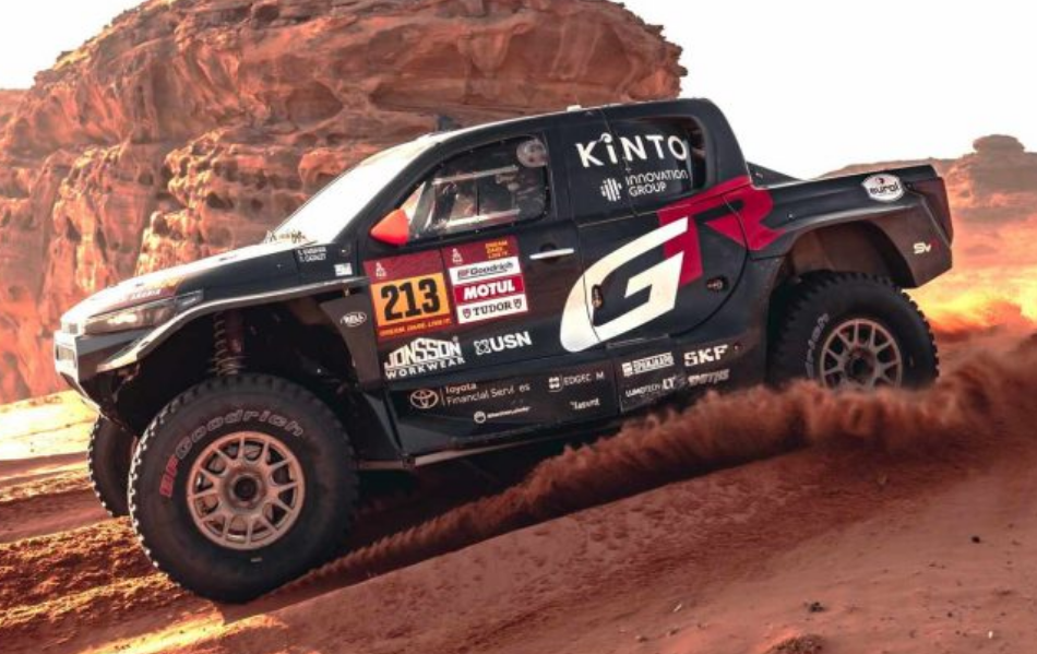 PRECOMMANDE - Spark S6272 1:43 - TOYOTA Hilux N°213 SVR 10th Rallye Dakar 2026 S. Variawa - F. Cazalet