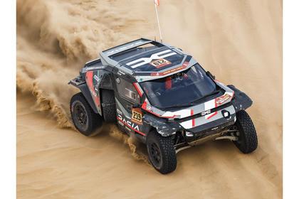 PRECOMMANDE - Spark S6264 1:43 - DACIA Sandrider N°219 4th Rallye Dakar 2026 S. Loeb - E. Boulanger