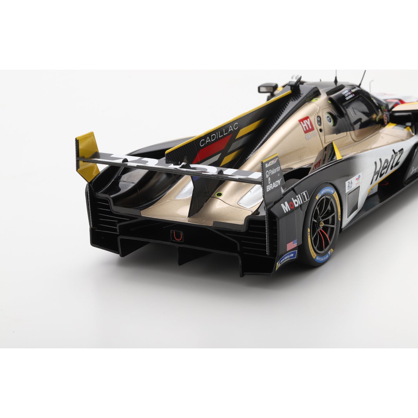 Spark 18S1062 1:18 - Cadillac V-Series.R No.38 CADILLAC HERTZ TEAM JOTA 7th Le Mans 24H 2025 E. Bamber - S. Bourdais - J. Button