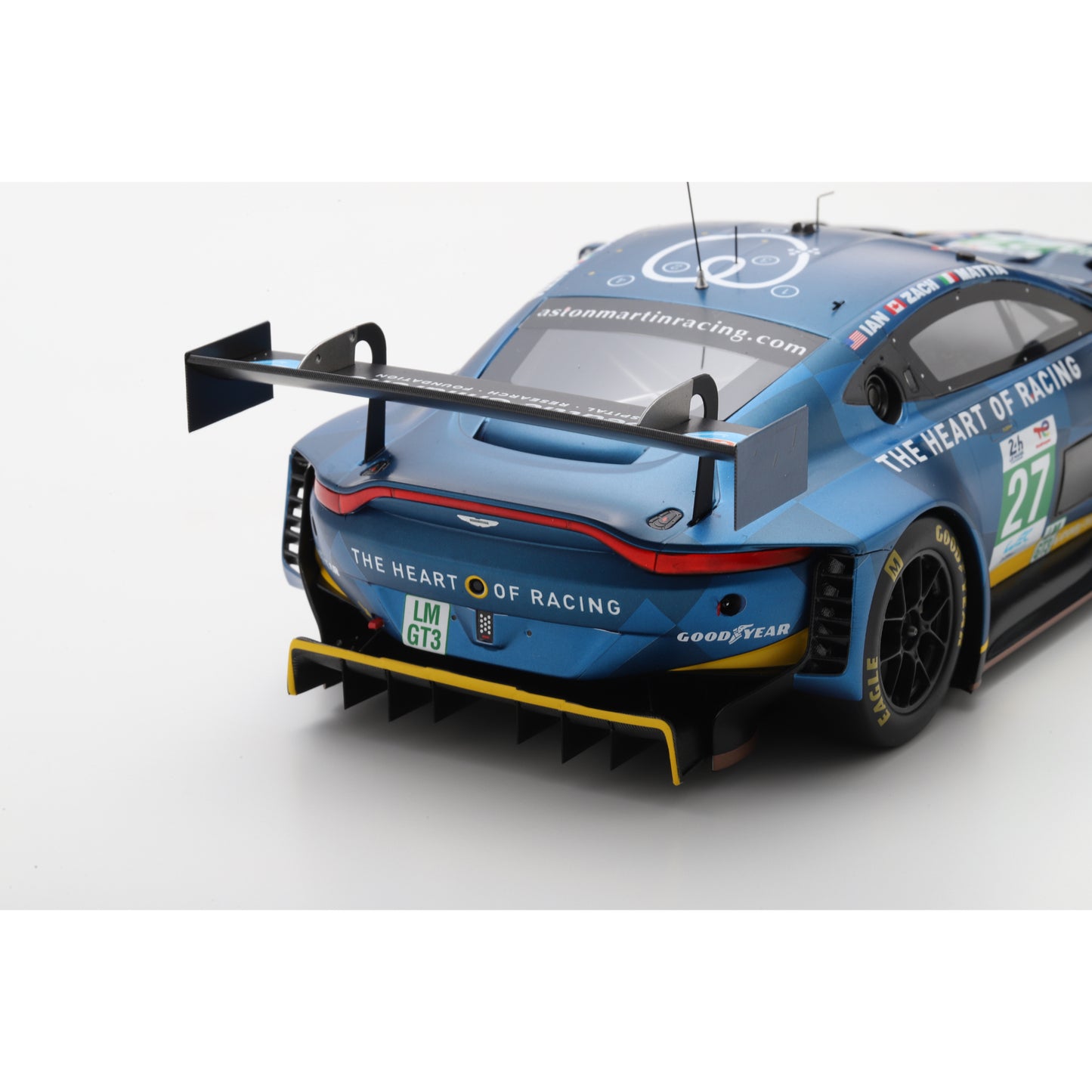 Spark 18S1072 1:18 - Aston Martin Vantage AMR LMGT3 No.27 HEART OF RACING TEAM Le Mans 24H 2025 I. James - M. Drudi - Z. Robichon