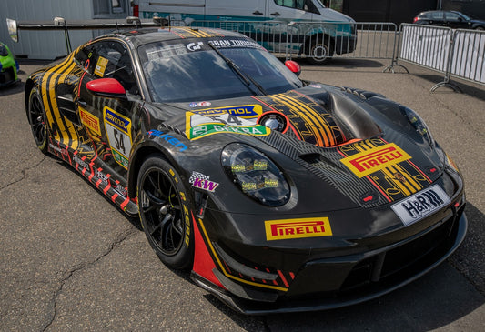 PRECOMMANDE - Spark 18SG072 1:18 - Porsche 911 GT3 R (992) No.54 Dinamic GT 24H Nürburgring 2025 B. Bastian - M. Cairoli - L. Hartog - J. Sturm Limited (350ex.)