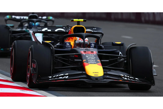 PRECOMMANDE - Spark S9634 1:43 - RED BULL Racing RB21 N°1 Oracle Red Bull Racing Winner Azerbaijan GP 2025 Max Vestappen (with pit board)