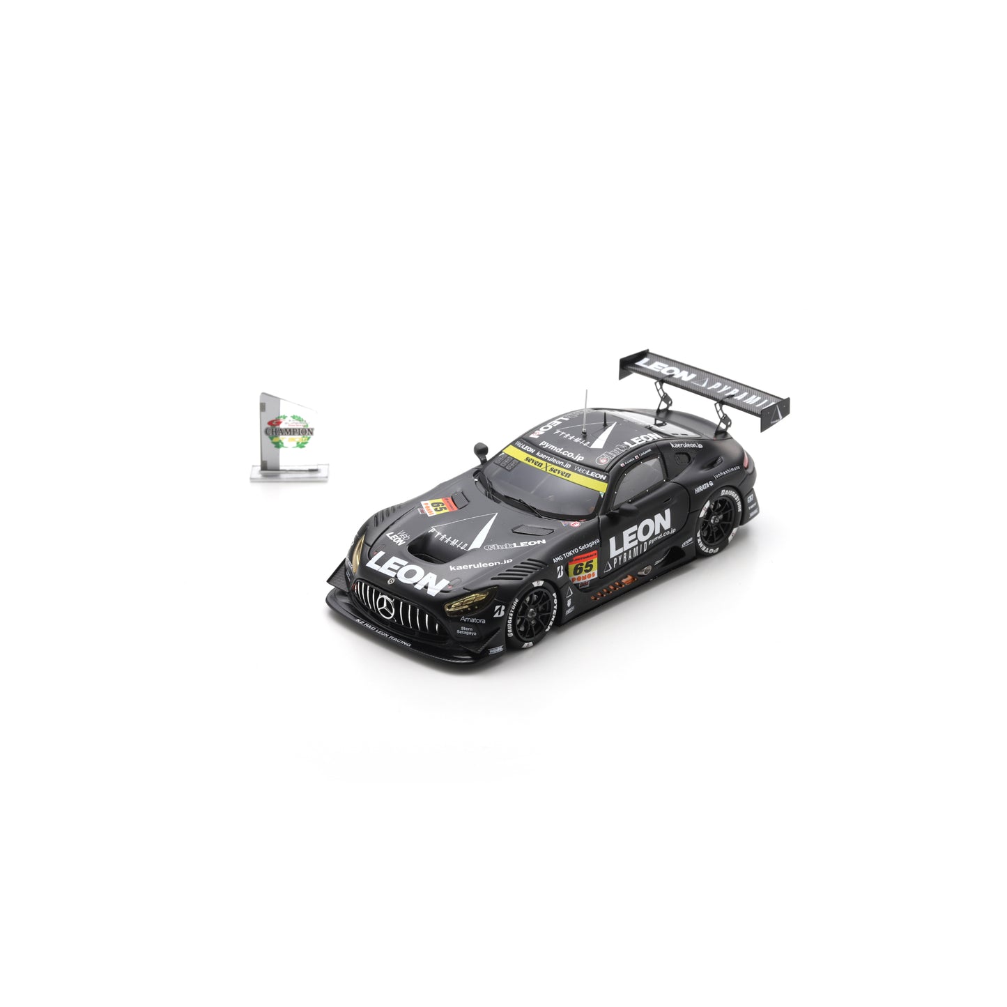 Spark 43SGT2025C3 1:43 - MERCEDES-AMG K2 R&D LEON RACING No.65 GT300 Class Champion SUPER GT 2025 N. Gamou - T. Suganami with Champion board