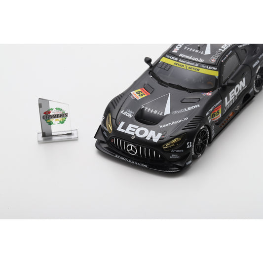 Spark 43SGT2025C3 1:43 - MERCEDES-AMG K2 R&D LEON RACING No.65 GT300 Class Champion SUPER GT 2025 N. Gamou - T. Suganami with Champion board
