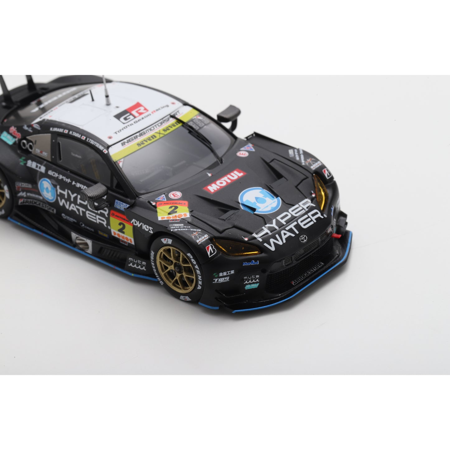 Spark 43SGT2025C3 1:43 - MERCEDES-AMG K2 R&D LEON RACING No.65 GT300 Class Champion SUPER GT 2025 N. Gamou - T. Suganami with Champion board