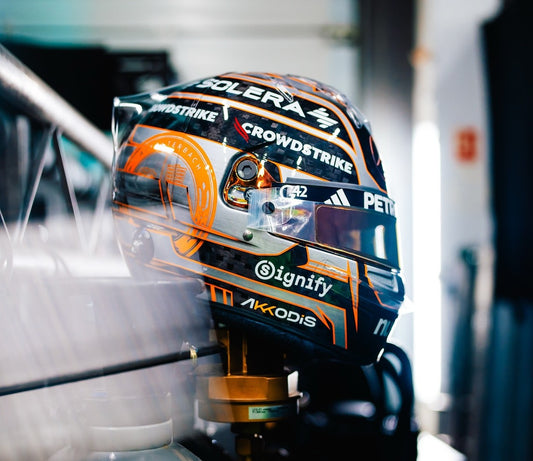 PRECOMMANDE - Spark 5HF216 Casque 1:5 - Kimi Antonelli - Mercedes-AMG PETRONAS F1 Team - British GP 2025