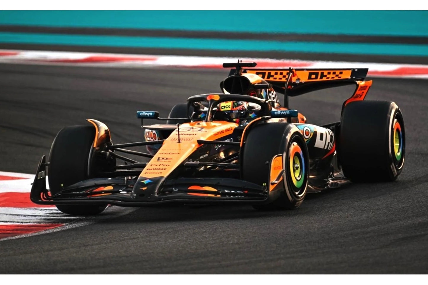 PRECOMMANDE - Spark S9679 1:43 - McLaren MCL39 No.81 McLaren Formula 1 Team 2nd Abu Dhabi GP 2025 Oscar Piastri