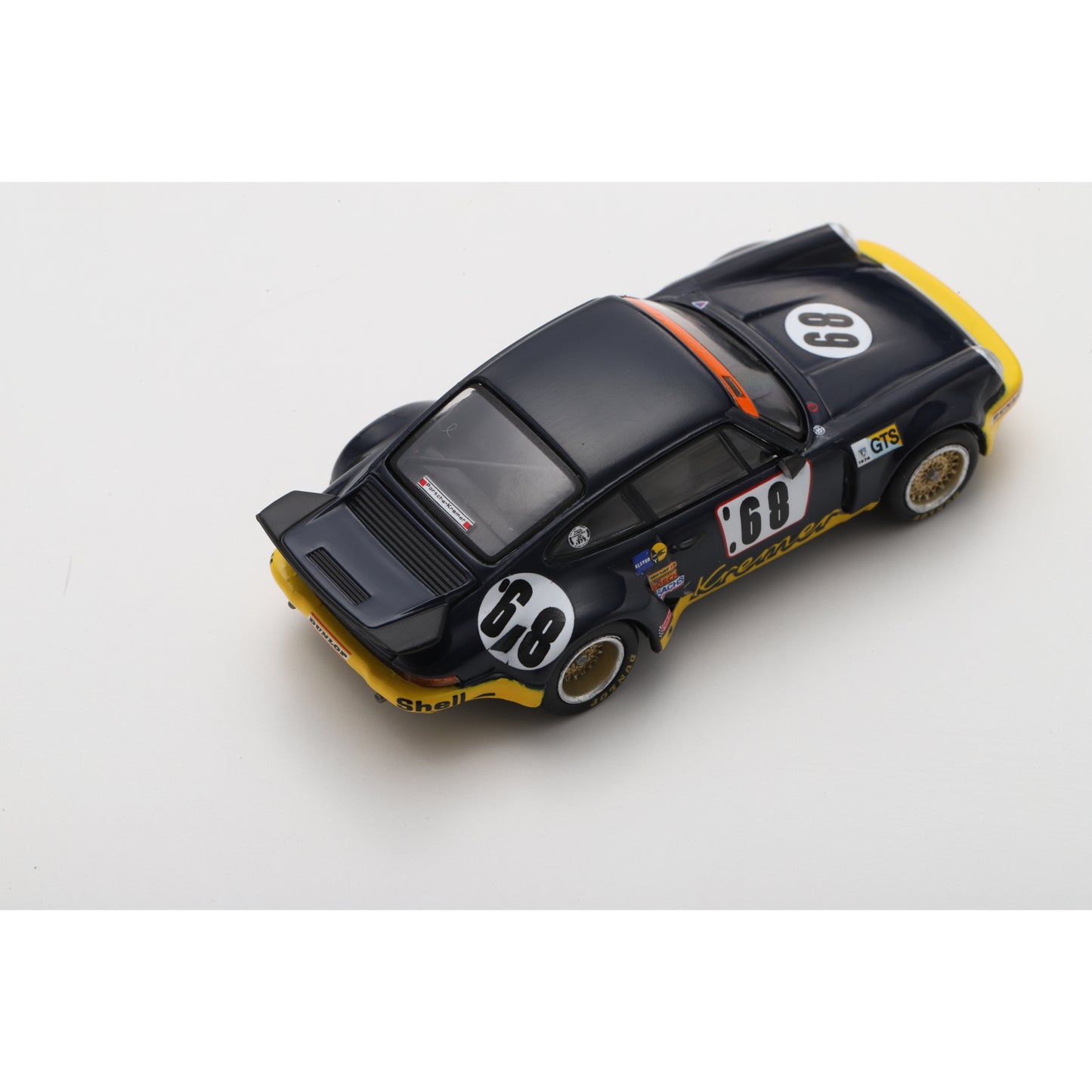 Spark 64S027 1:64 - Porsche 911 Carrera RSR 3.0 No.68 24H Le Mans 1974 H. Heyer. E. Kremer - P. Keller