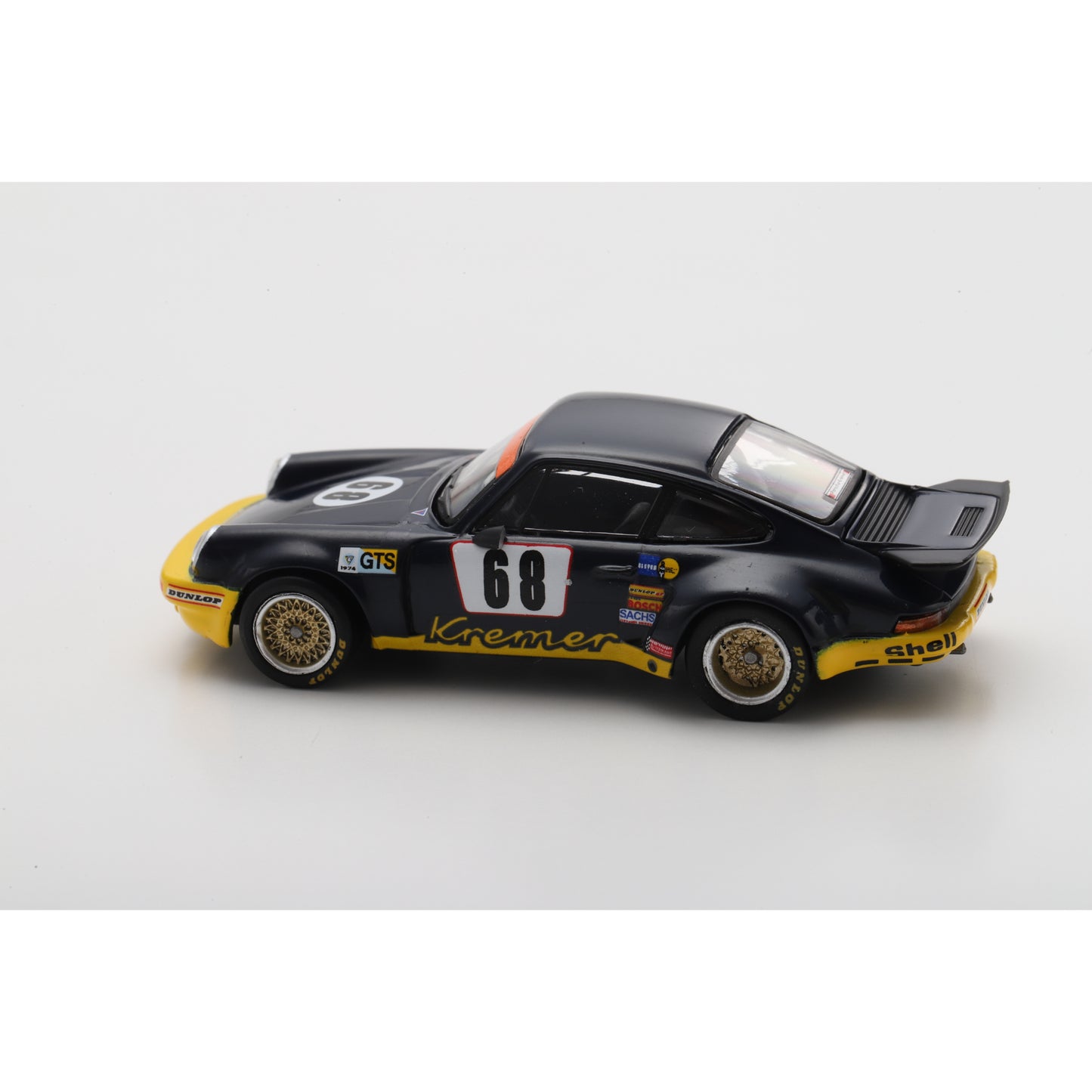 Spark 64S027 1:64 - Porsche 911 Carrera RSR 3.0 No.68 24H Le Mans 1974 H. Heyer. E. Kremer - P. Keller