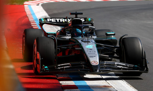 PRECOMMANDE - Spark 64S081 1:64 - Mercedes W16 No.63 Mercedes-AMG PETRONAS Formula One Team Winner Canadian GP 2025 George Russell
