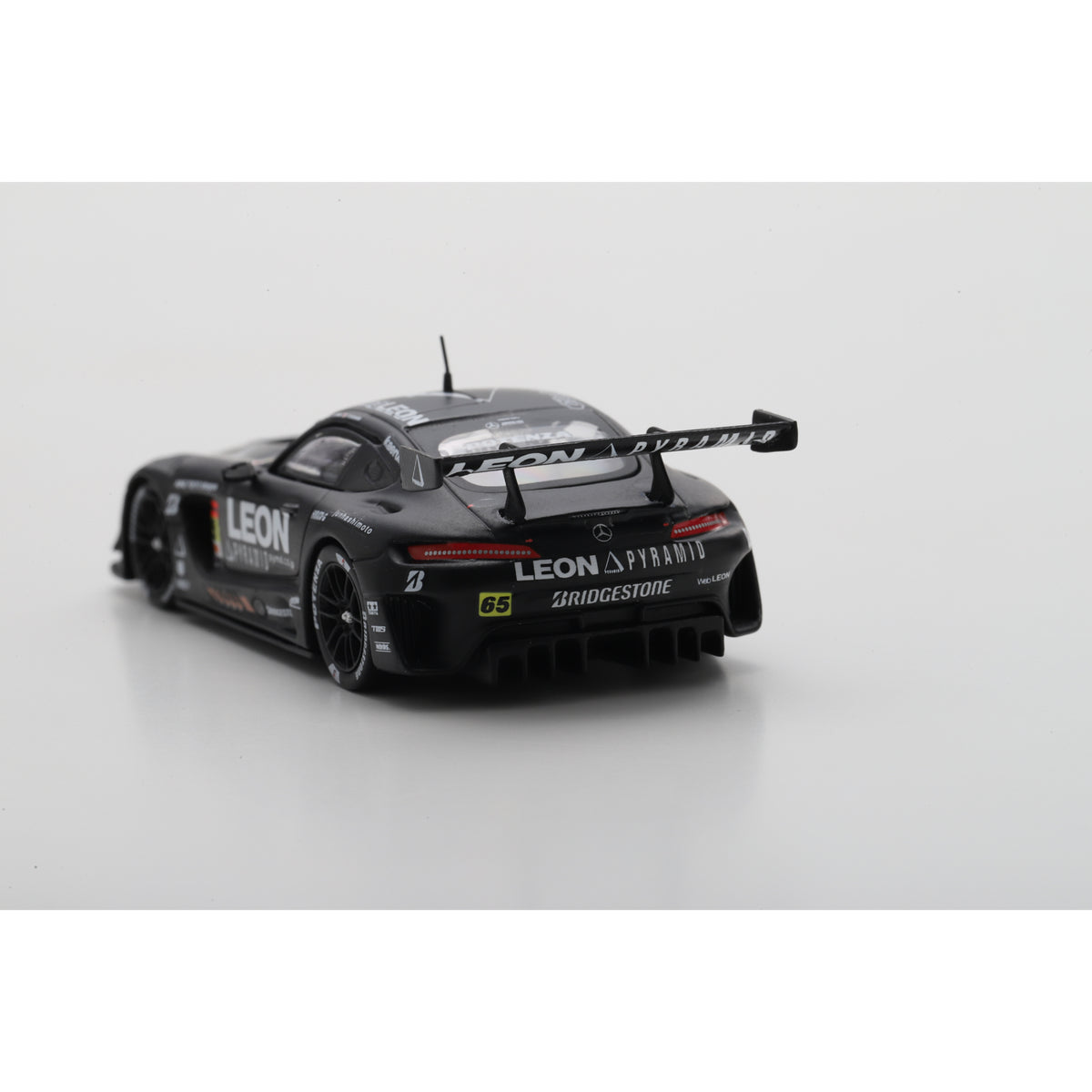 Spark 64SGT25065 1:64 - MERCEDES-AMG N°65 K2 R&D LEON PYRAMID RACING GT300 SUPER GT 2025  N. Gamou - T. Suganami