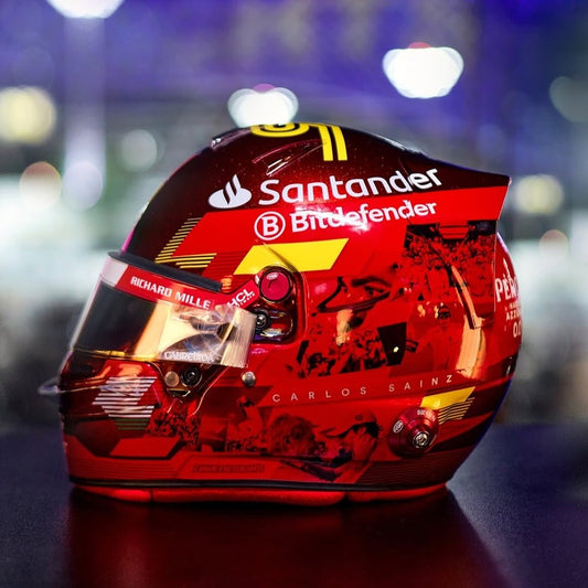 PREORDER - Looksmart LSHEL018 Helmet 1:5 - Carlos Sainz – Scuderia Ferrari HP Abu Dhabi GP 2024