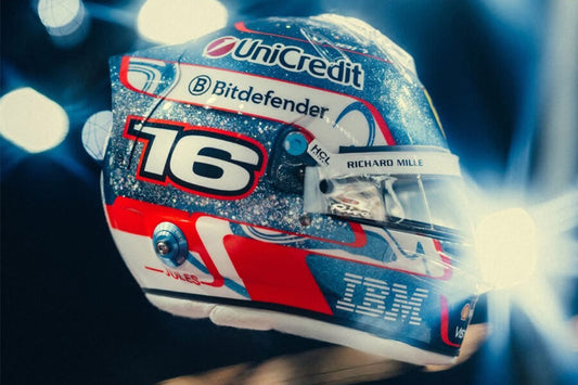 PRECOMMANDE - Looksmart LSHEL024 Casque 1:5 - Charles Leclerc – Scuderia Ferrari HP Singapore GP 2025