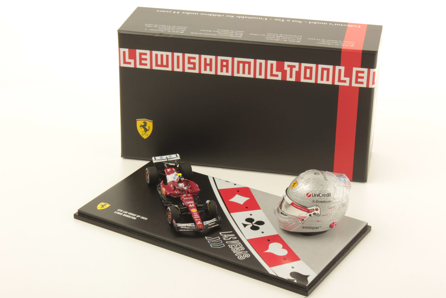 PRECOMMANDE - Looksmart LSSET01 1:43 + 1:5 - Las Vegas GP 2025 – Lewis Hamilton - RACING SET WITH MODEL IN SCALE 1:43 AND HELMET IN SCALE 1:5