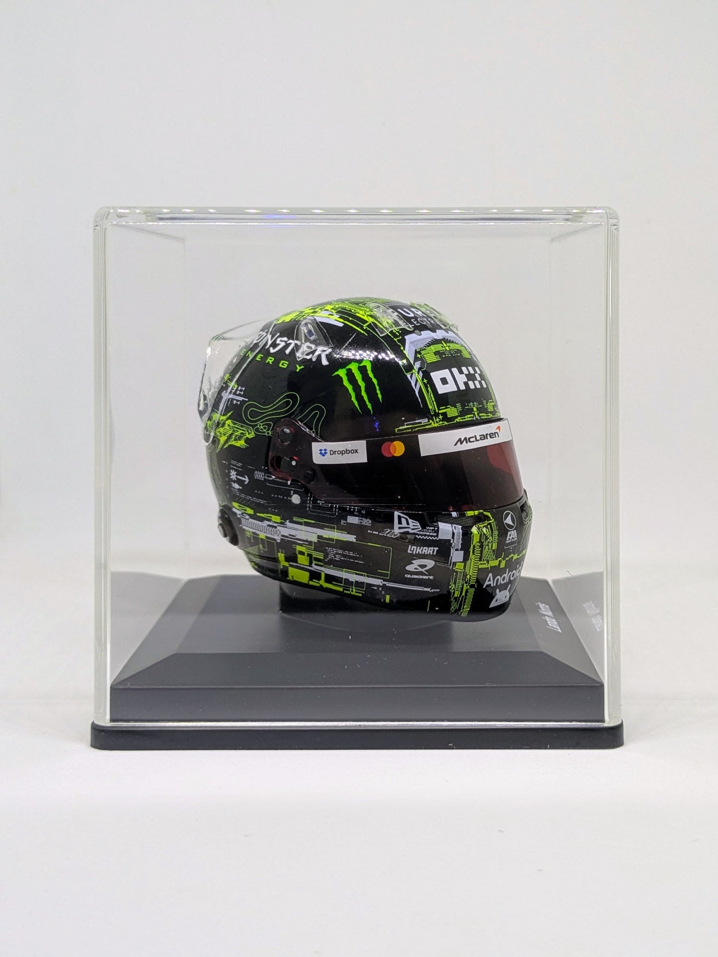 Spark 5HF187 Casque 1:5 - Lando Norris - McLaren Testing 2025
