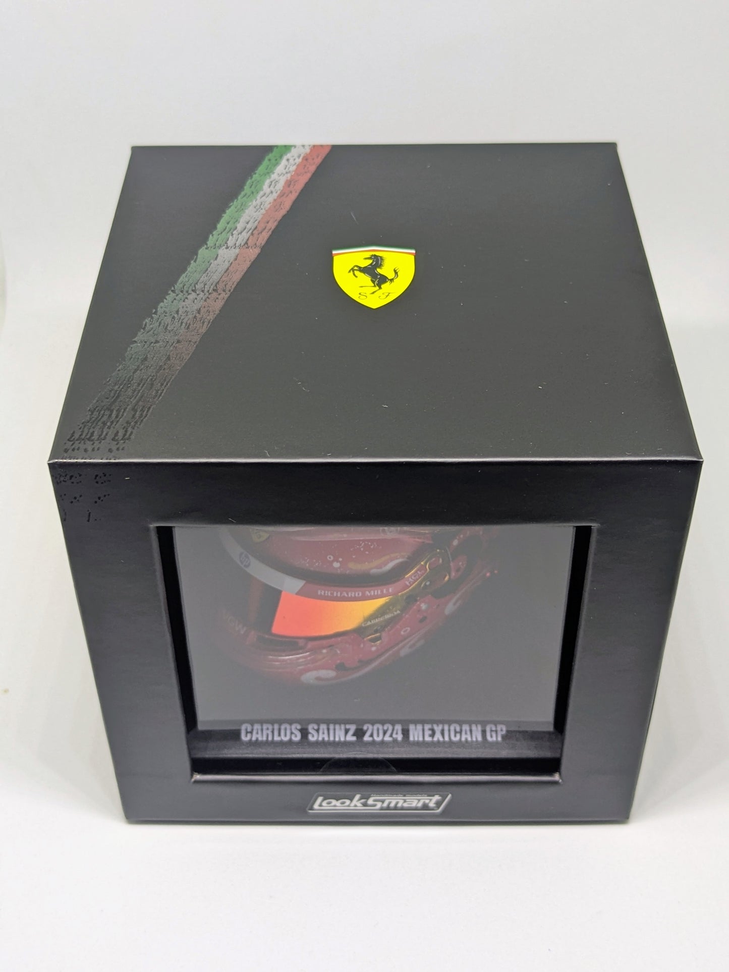 Looksmart LSHEL007 Helmet 1:5 - Carlos Sainz Jr - Scuderia Ferrari HP Mexican GP 2024 WINNER
