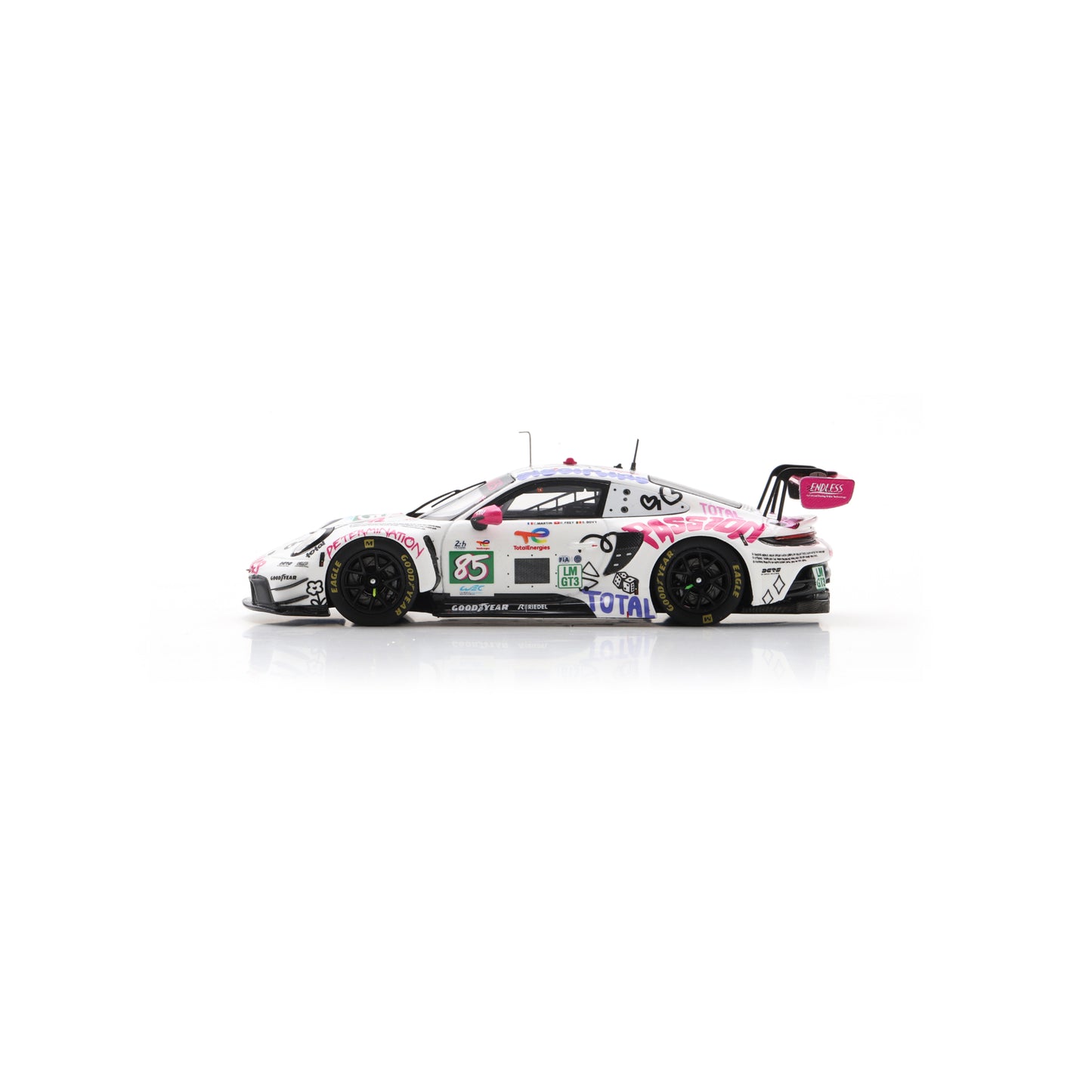 PRE-ORDER - Spark S9302 1:43 - PORSCHE 911 GT3 R LMGT3 N°85 - IRON DAMES - Le Mans 24H 2025 C. Martin - R. Frey - S. Bovy 