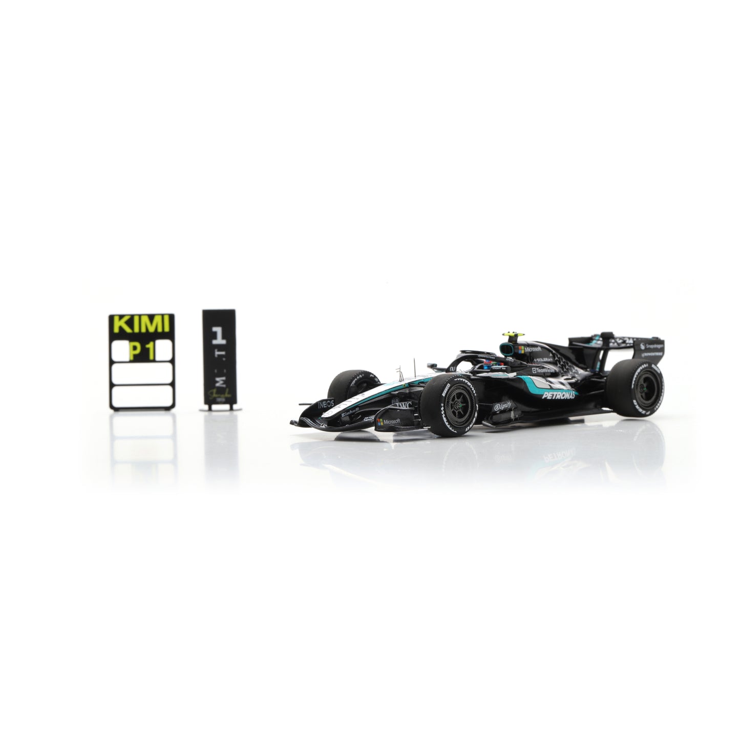 Spark S9381 1:43 - Mercedes-AMG PETRONAS Formula One Team W17 No.12 Winner Chinese GP 2026 Kimi Antonelli Bigger base plate & pit board