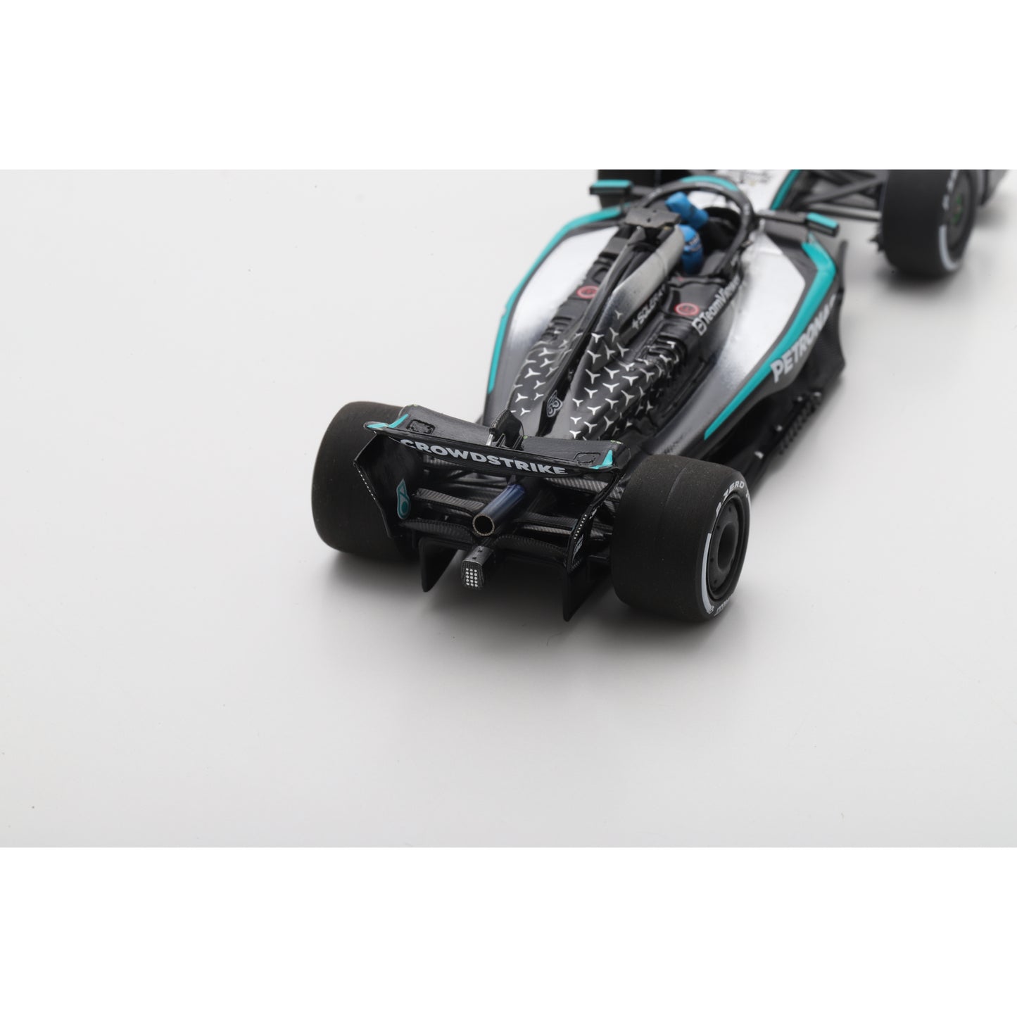 Spark S9616 1:43 - Mercedes W16 No.63 Mercedes-AMG PETRONAS Formula One Team Winner Canadian GP 2025 George Russell - with pit board