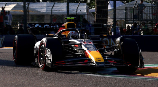PRECOMMANDE - Spark S9624 1:43 - Red Bull Racing RB21 No.22 Oracle Red Bull Racing Emilia-Romagna GP 2025 - RB 400 Races Yuki Tsunoda