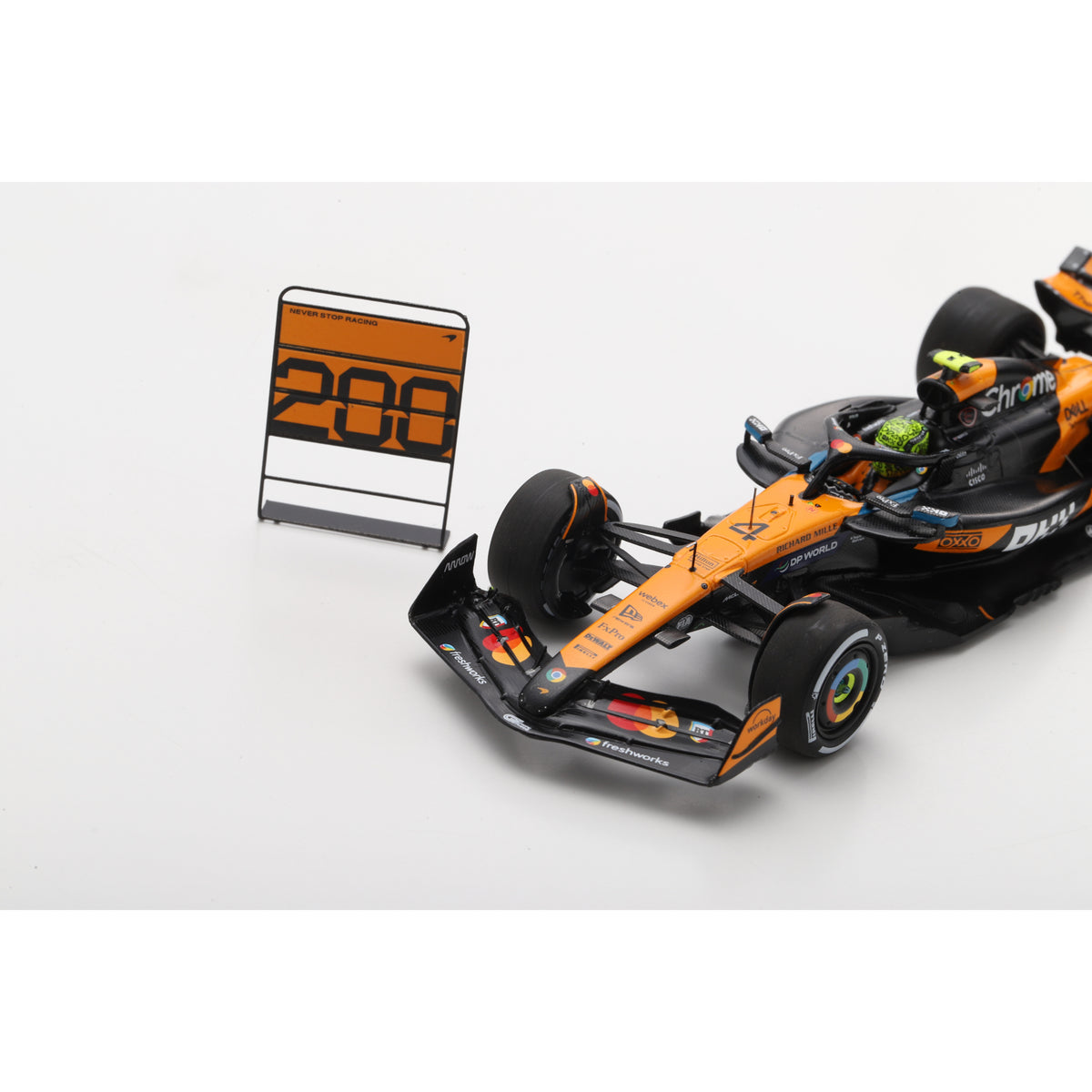 Spark S9640 1:43 - MCLAREN MCL39 N°4 McLaren Formula 1 Team Winner Hungarian GP 2025 Lando Norris - McLaren 200th GP win (with pit board)
