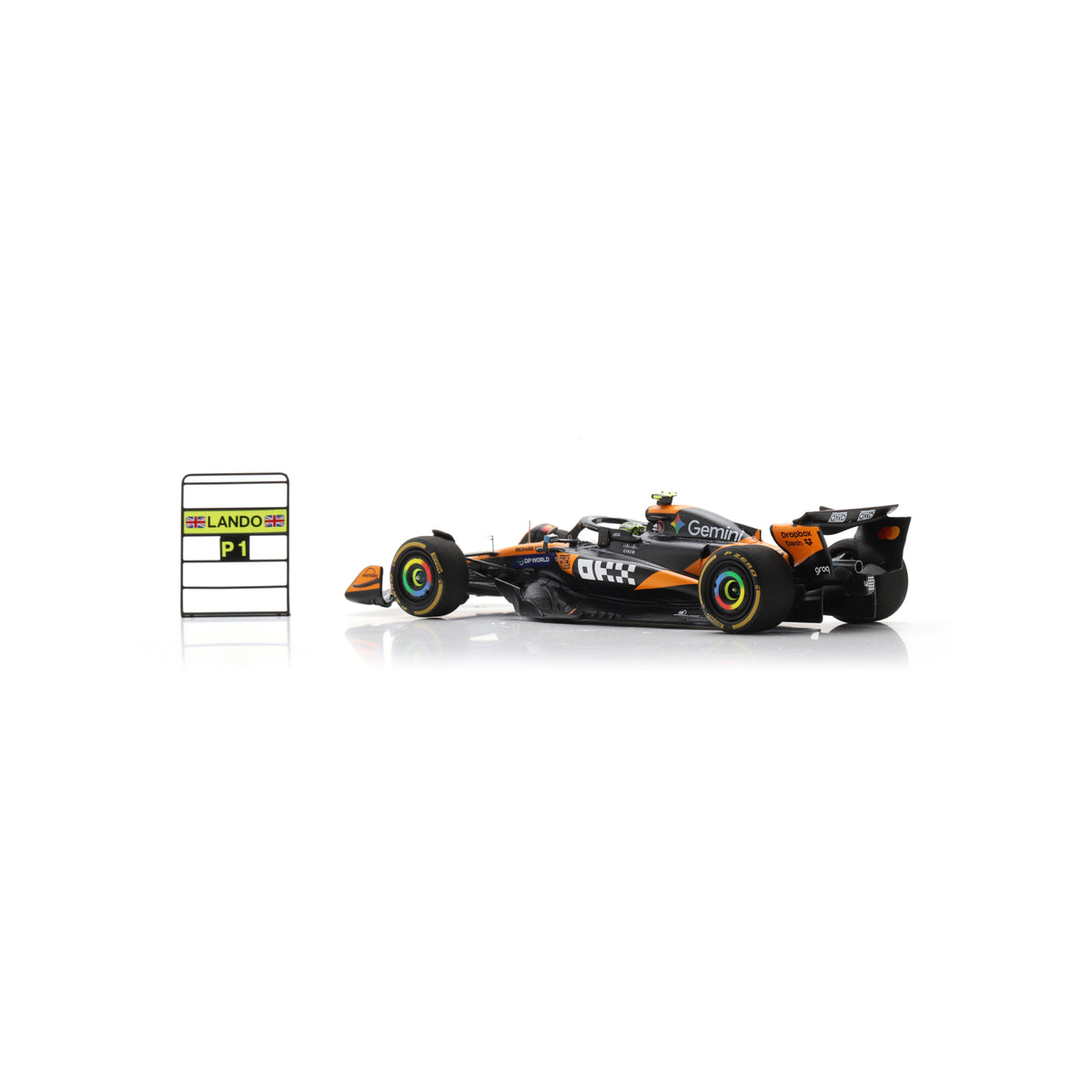 Spark S9675 1:43 - MCLAREN MCL39 N°4 McLaren Formula 1 Team Winner Brazilian GP 2025 Lando Norris with position board