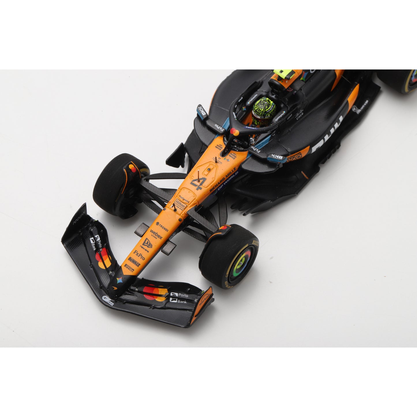 Spark S9675 1:43 - MCLAREN MCL39 N°4 McLaren Formula 1 Team Winner Brazilian GP 2025 Lando Norris with position board